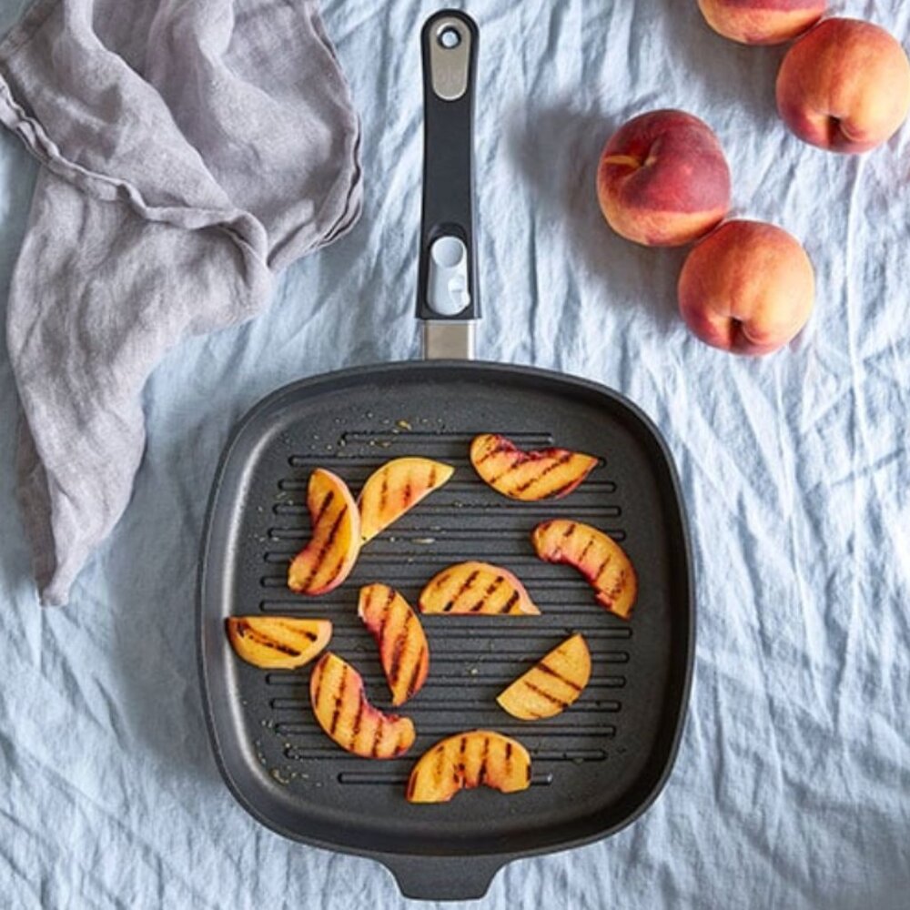 NEW Pampered Chef Signature Nonstick Grill Pan